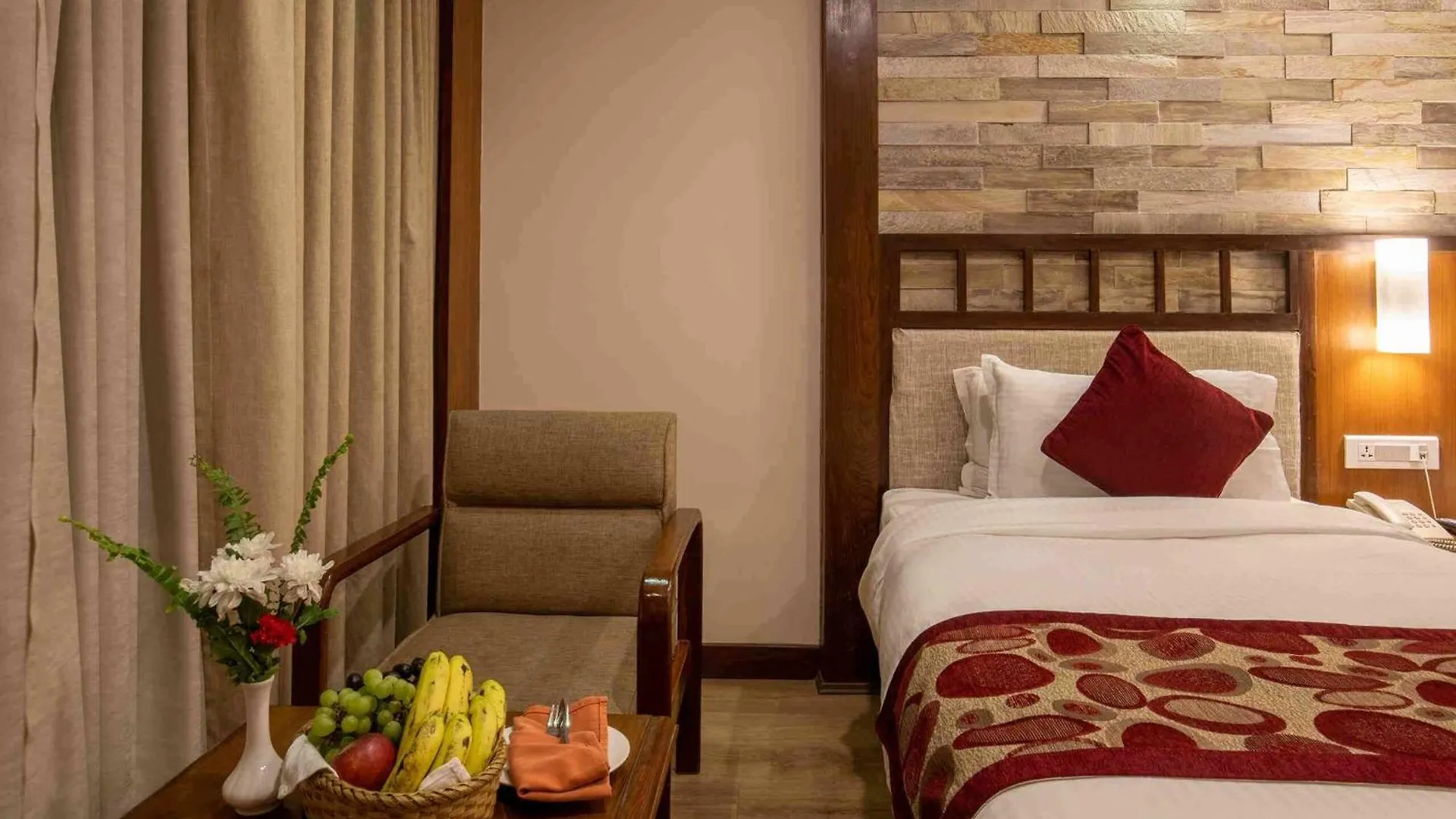 Hotel Manang Kathmandu 4*,